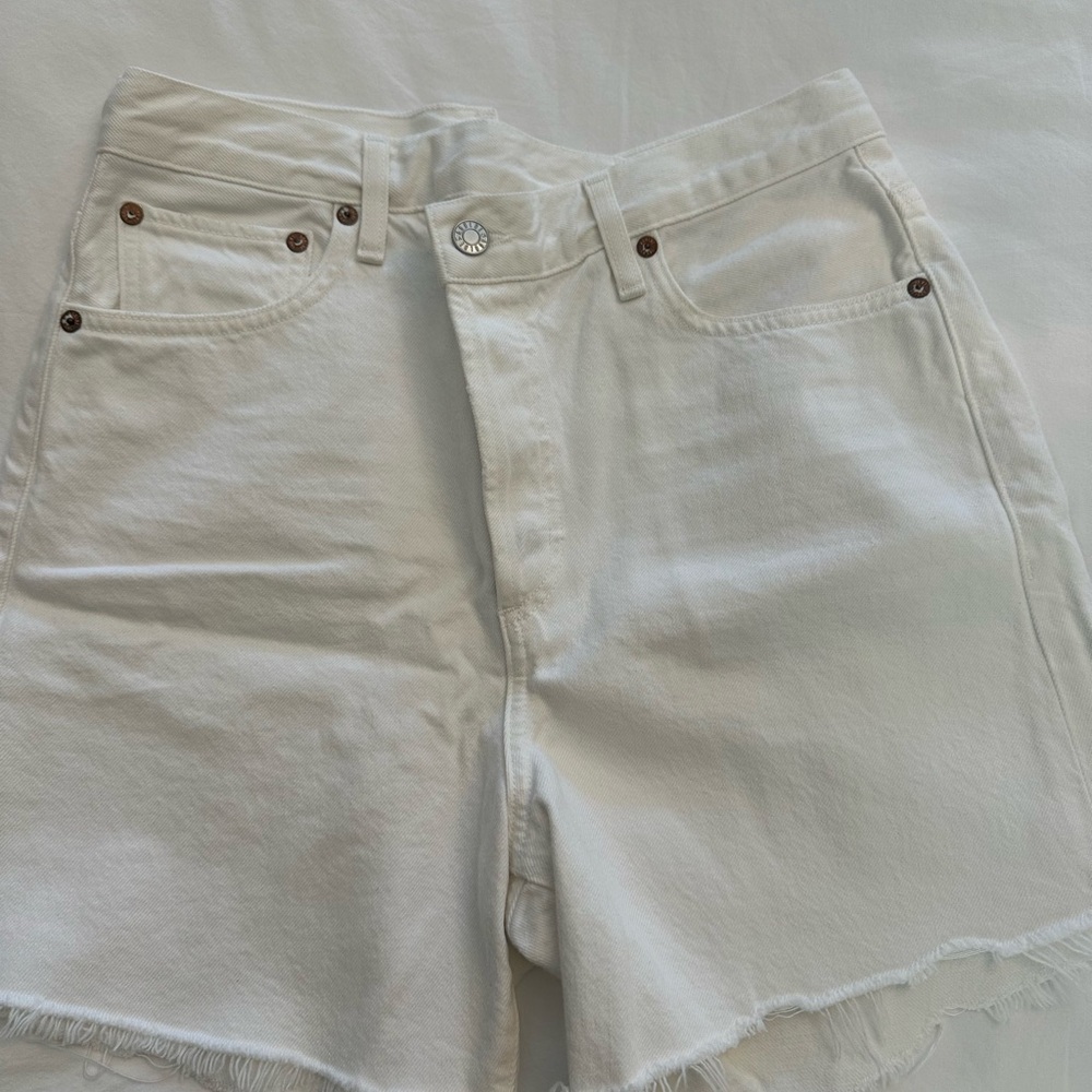 AGOLDE white denim shorts size 26
